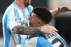 华体会官网-阿根廷男篮绝杀马刺，拉塞尔送出助攻