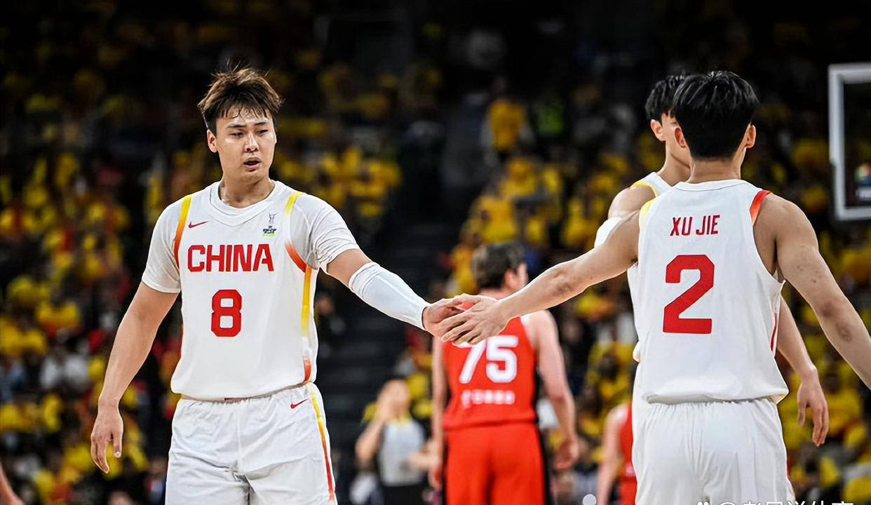 中国男篮在亚洲比赛中获得四连胜